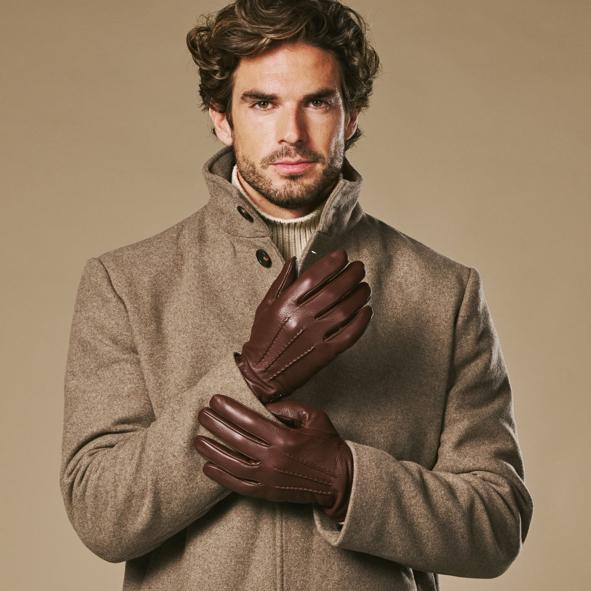 Harvey bruin - Styled with a coat