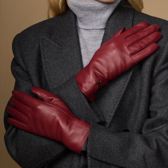 Bordeaux women's leather gloves with wool-cashmere lining, hand raised